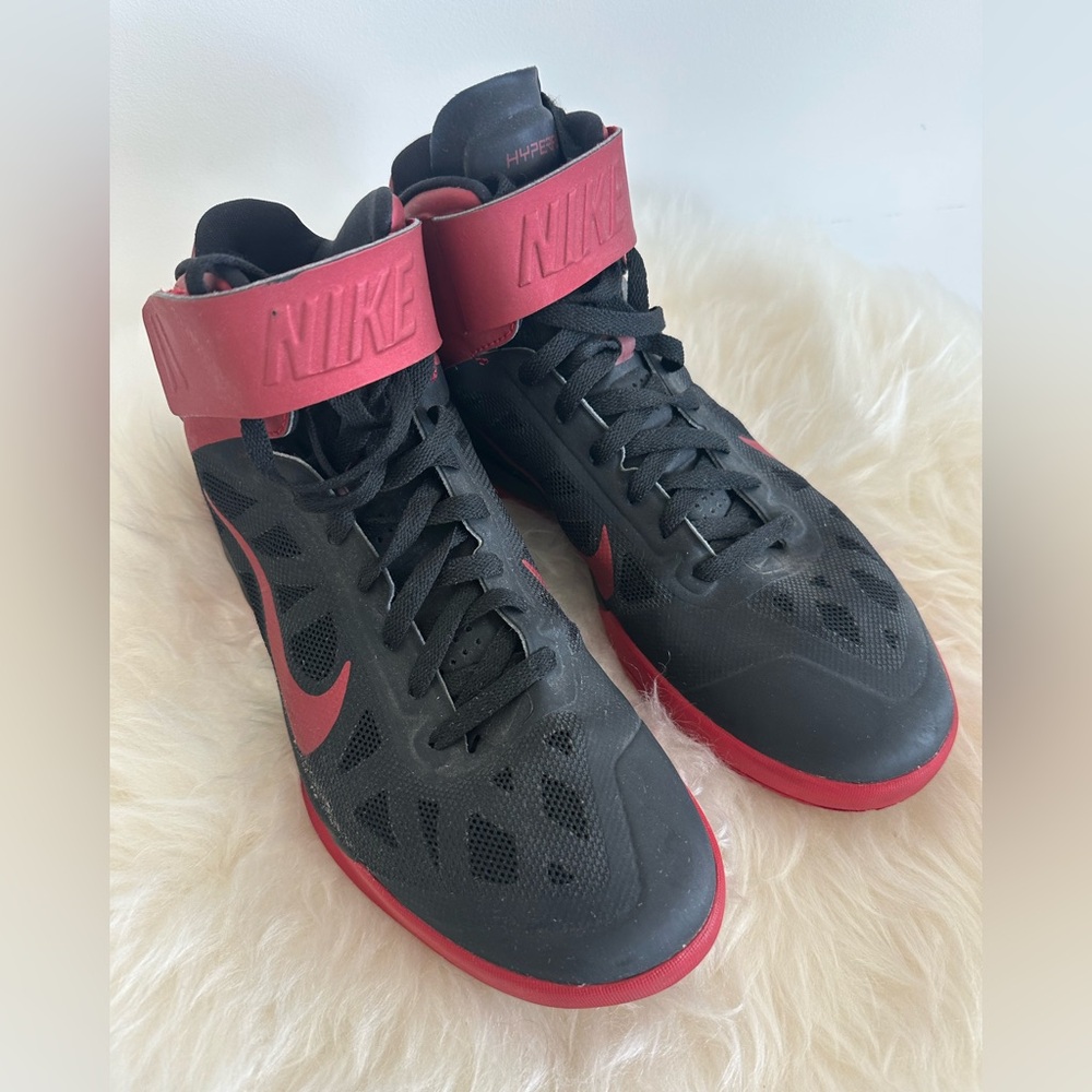 Men’s Nike Max Air, Black and Red Hyperfuse Sneakers, size 11.5, Nice